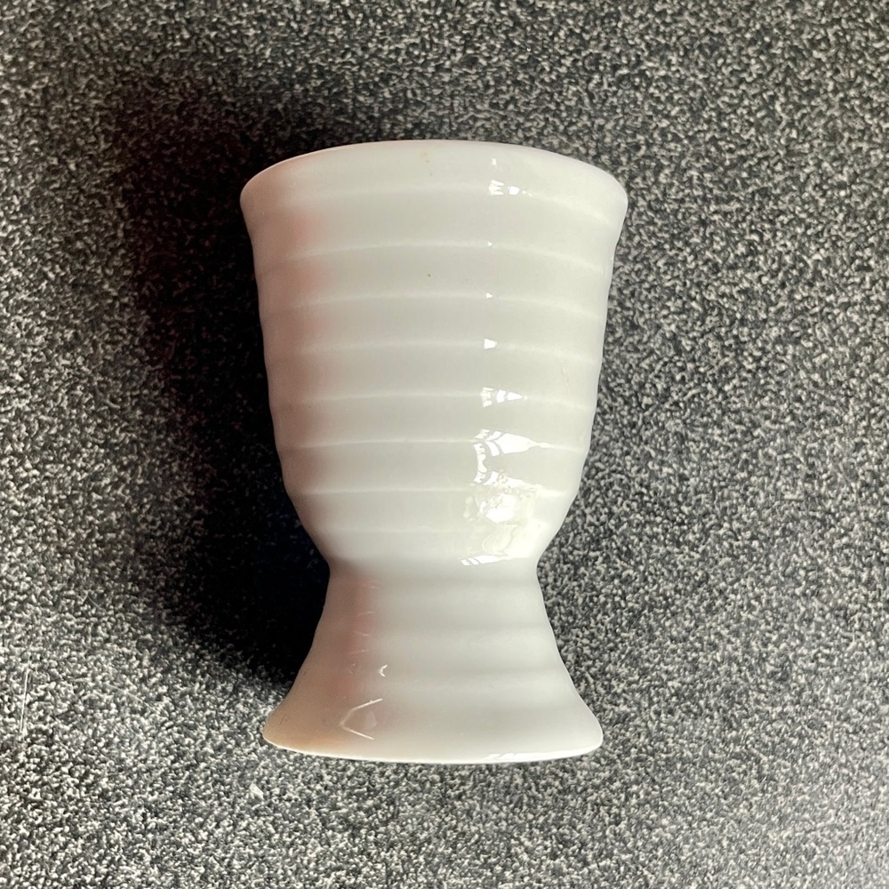 2 vintage Wedgwood egg cups serving porcelain - Picture 4 of 8
